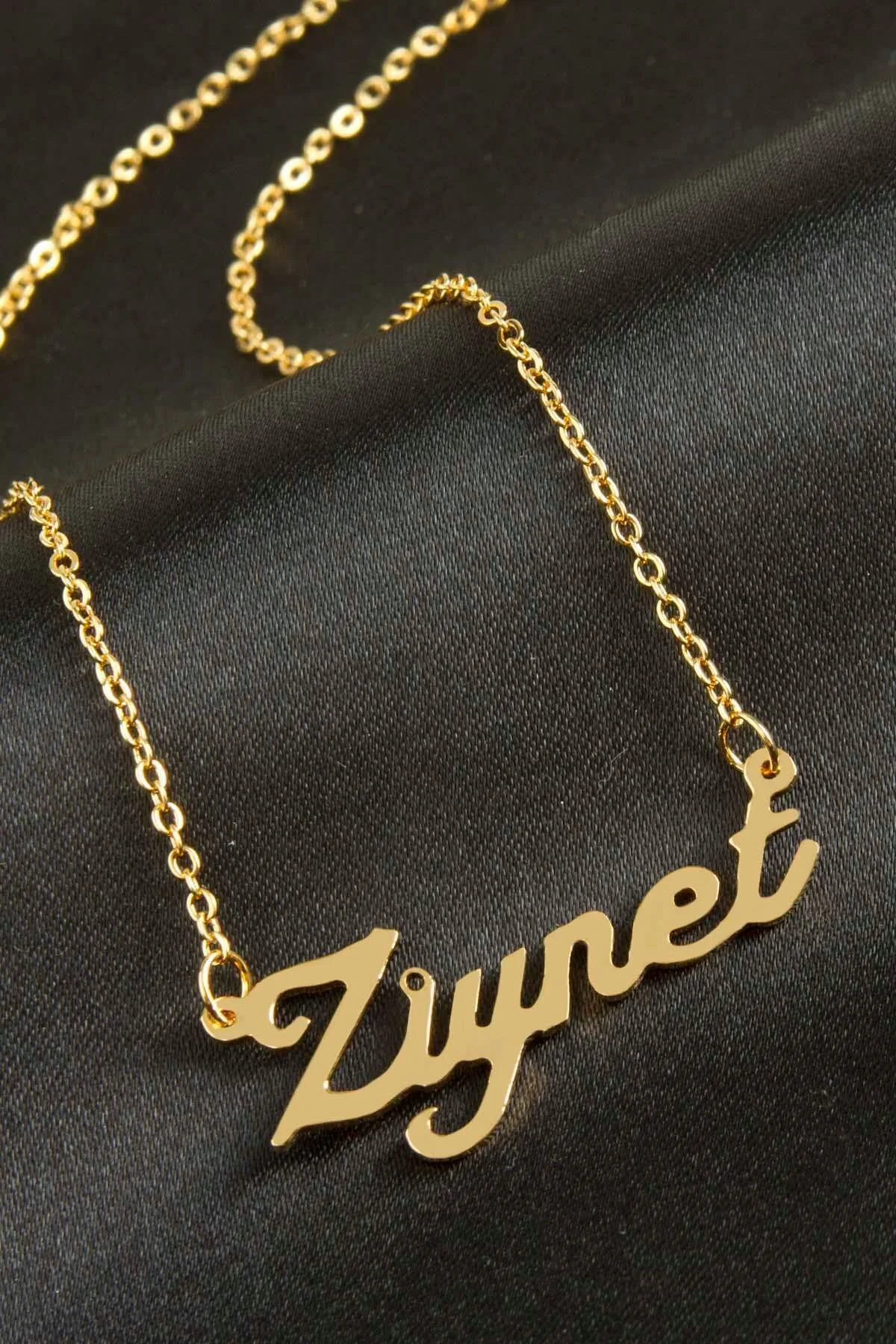 Ziynet Isimli Kolye (Kişiye Özel)