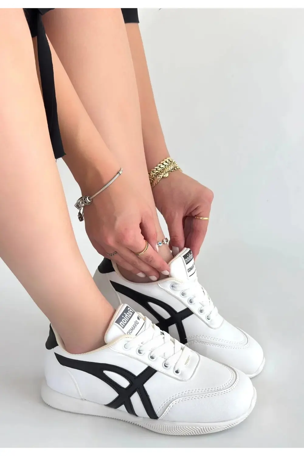 Zlay Beyaz Cilt Siyah Detaylı Bağcıklı Spor Ayakkabı