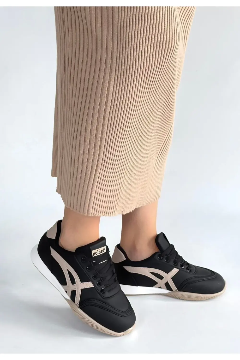 Zlay Siyah Cilt Bej Detaylı Bağcıklı Spor Ayakkabı