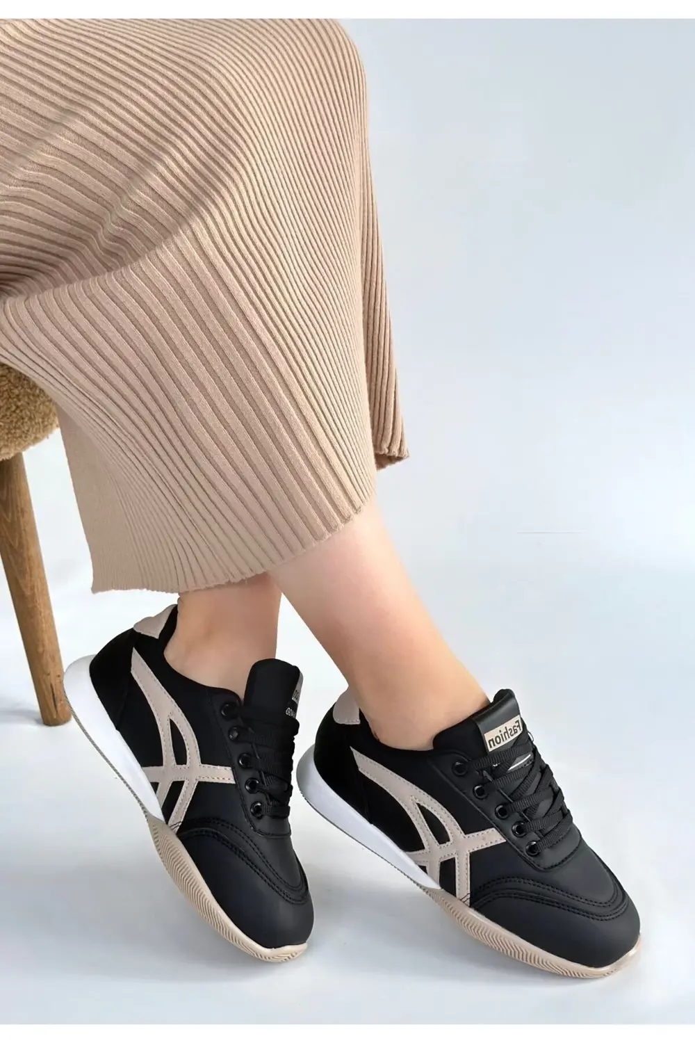 Zlay Siyah Cilt Bej Detaylı Bağcıklı Spor Ayakkabı