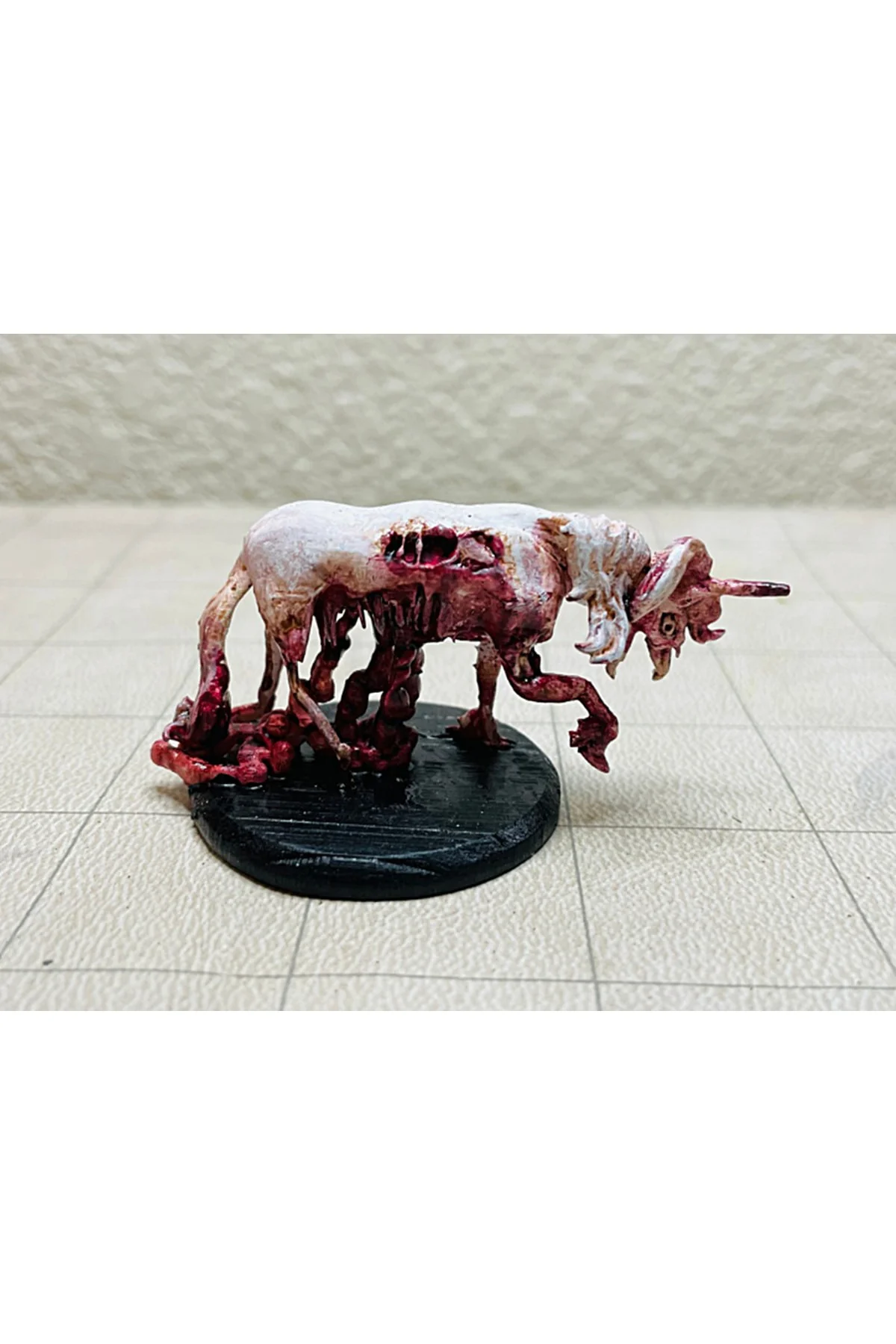 Zombi Unicorn Boyalı Figür 15 cm