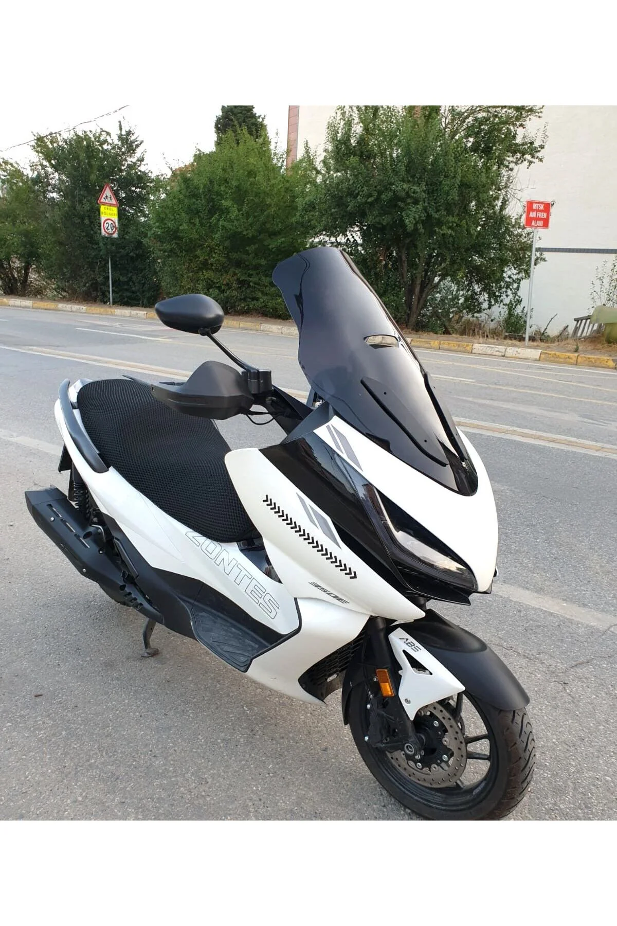 Zontes ZT 250 T-E Ön Cam 2023-2026 Model 73cm Siyah Renkli 4mm