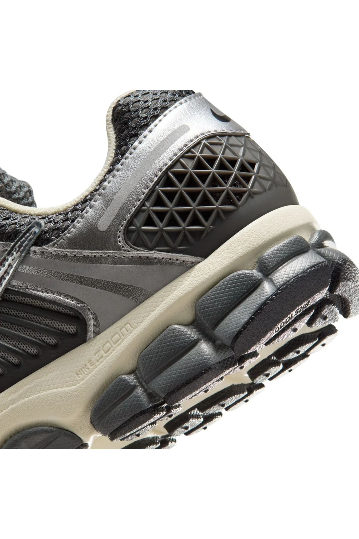 ZOOM VOMERO 5 GRİ ERKEK SNEAKER AYAKKABI-SPORTXSTORE ZOOM VOMERO 5 GRİ ERKEK SNEAKER AYAKKABI-SPORTXSTORE Fiyatı, Yorumları ve Özellikleri
