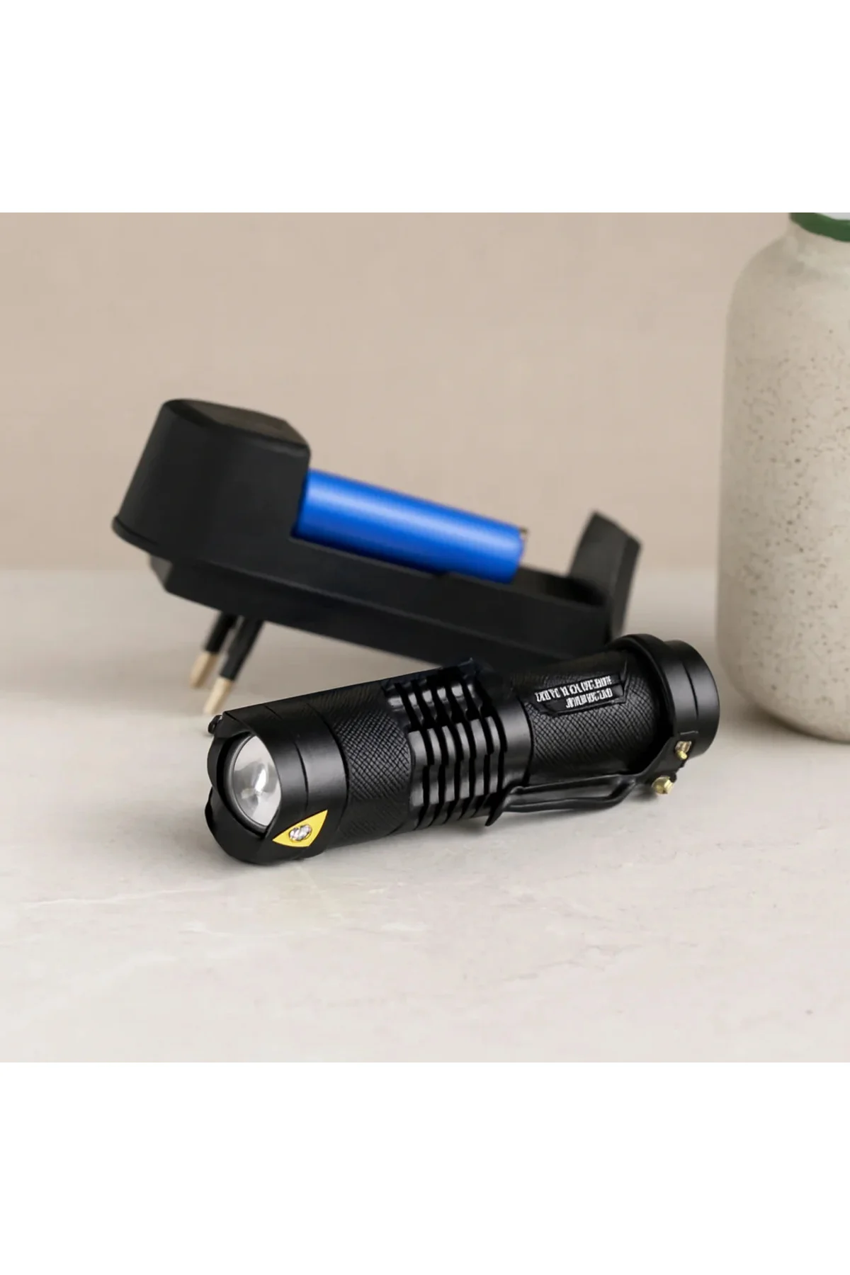 Zoomlu COB LED Metal El Feneri 9 cm (2in1) Zoomlu COB LED Metal El Feneri 9 cm (2in1)
