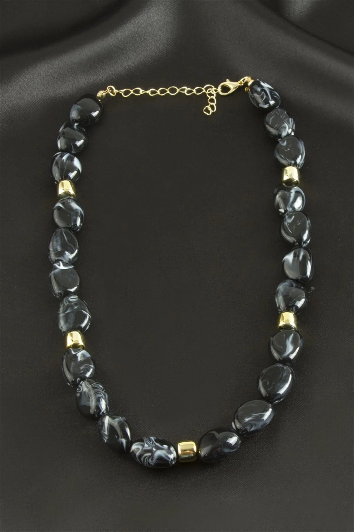 Zr Model Oval Plastik Kolye
